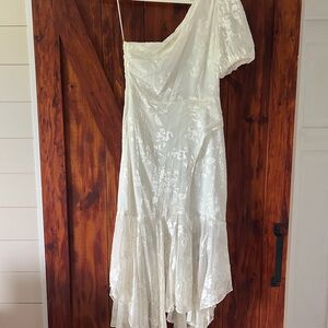 NWT ASTR The Label White Floral Santorini Dress